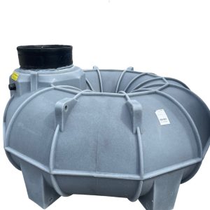 Lågbyggd regnvattentank 3500 liter med pump